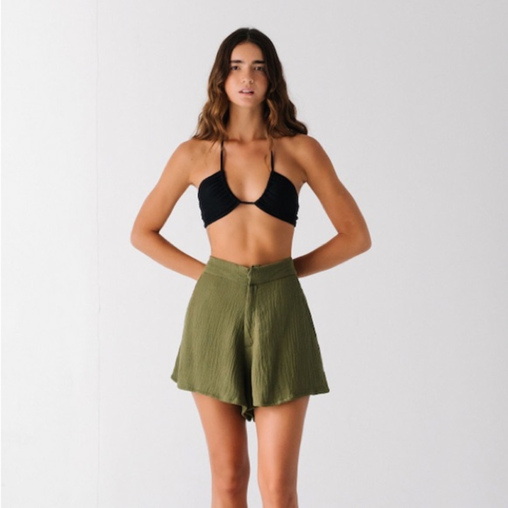 NWT- Gillia Crinkle Linen High-Waisted Shorts in Rust